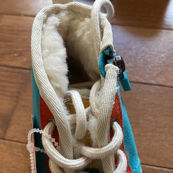 kids ugg boot , - Picture 2 of 5